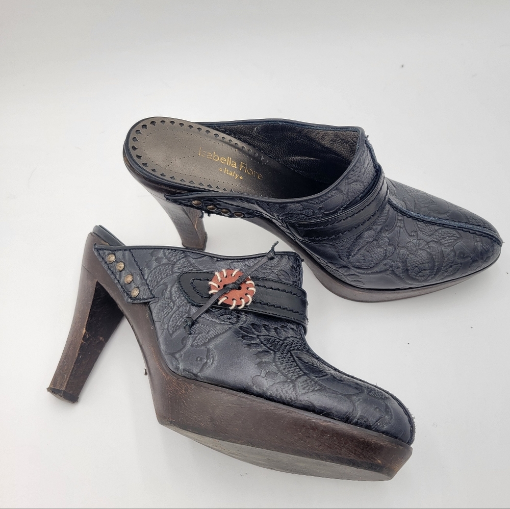 Isabella Fiore Italy Tooled Leather Mules Heels size 7